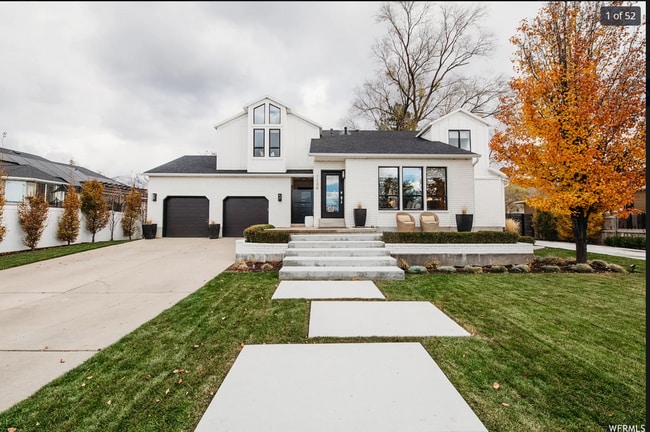 Outside of home - 1136 Fairway Cir