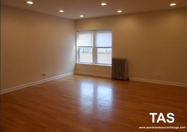 Building Photo - 3922 N Pine Grove Ave