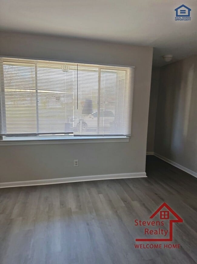 Foto del edificio - 1810 Portland St