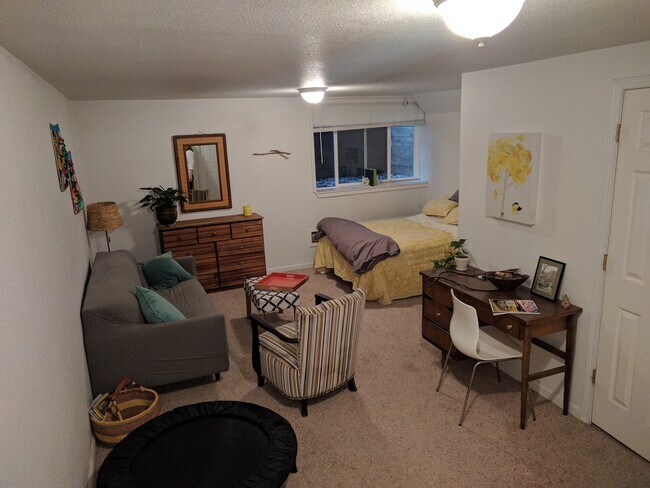 Bedroom 3 - 2681 Juniper Ave