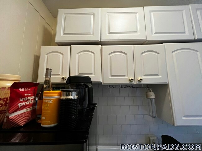 Building Photo - 108 Myrtle St