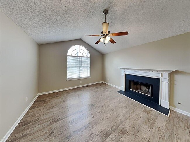 Foto del edificio - 101 Brandon Woods Cir