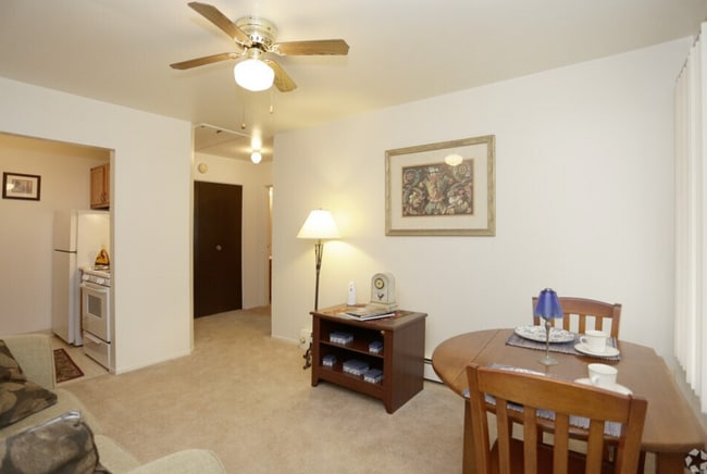 Interior Photo - Goldentree Apartments