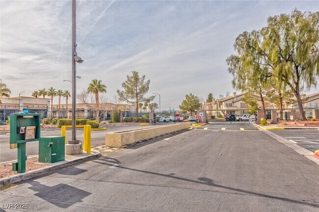 Building Photo - 5710 E Tropicana Ave