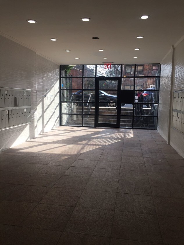 Primary Photo - 743-755 Fenimore St