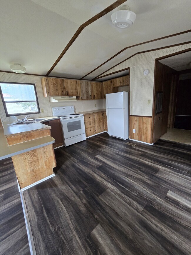 Foto del edificio - 472 Ruben Wells Rd