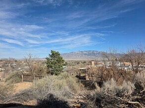 Building Photo - 400 Pso De Corrales