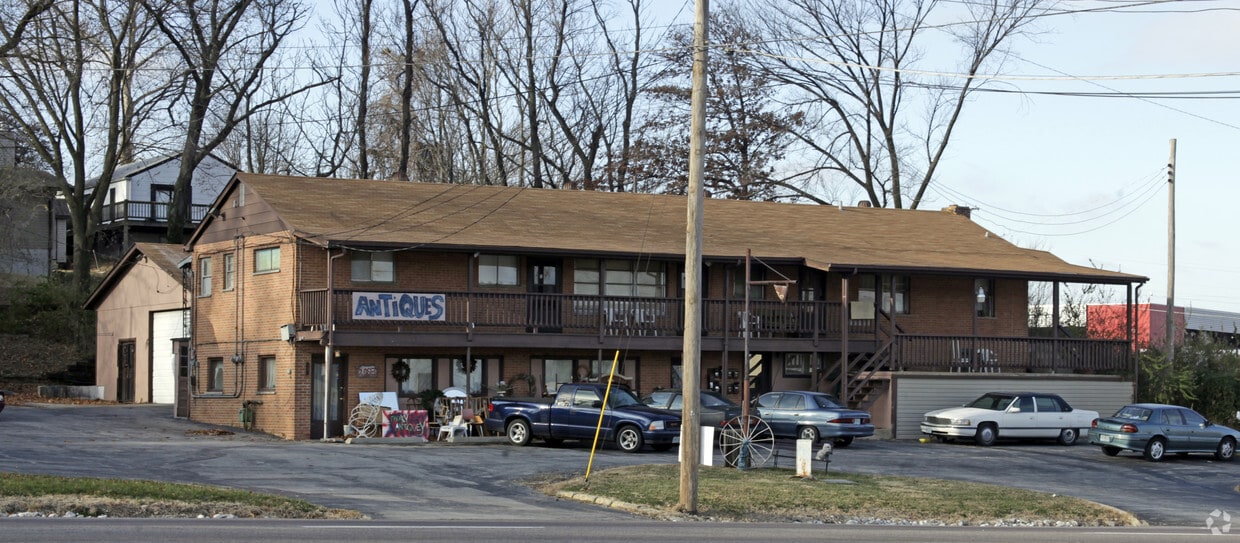 Building Photo - 8958 Natural Bridge Rd