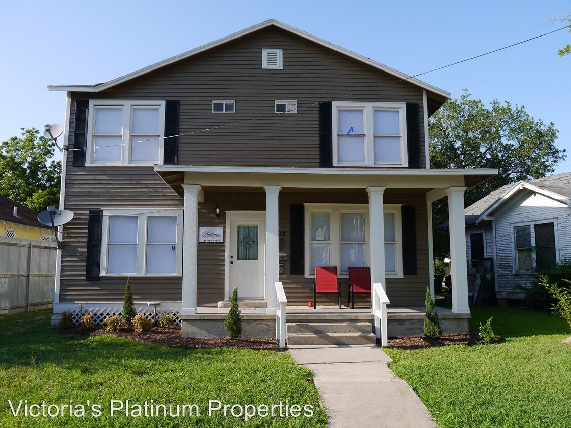 Primary Photo - 408 E North St