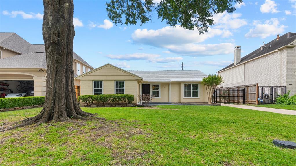 Foto principal - 3751 Maroneal St