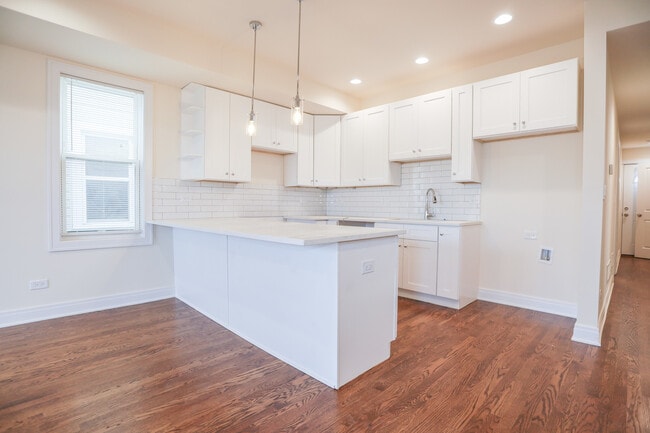 Foto del edificio - 2342 N Lawndale Ave