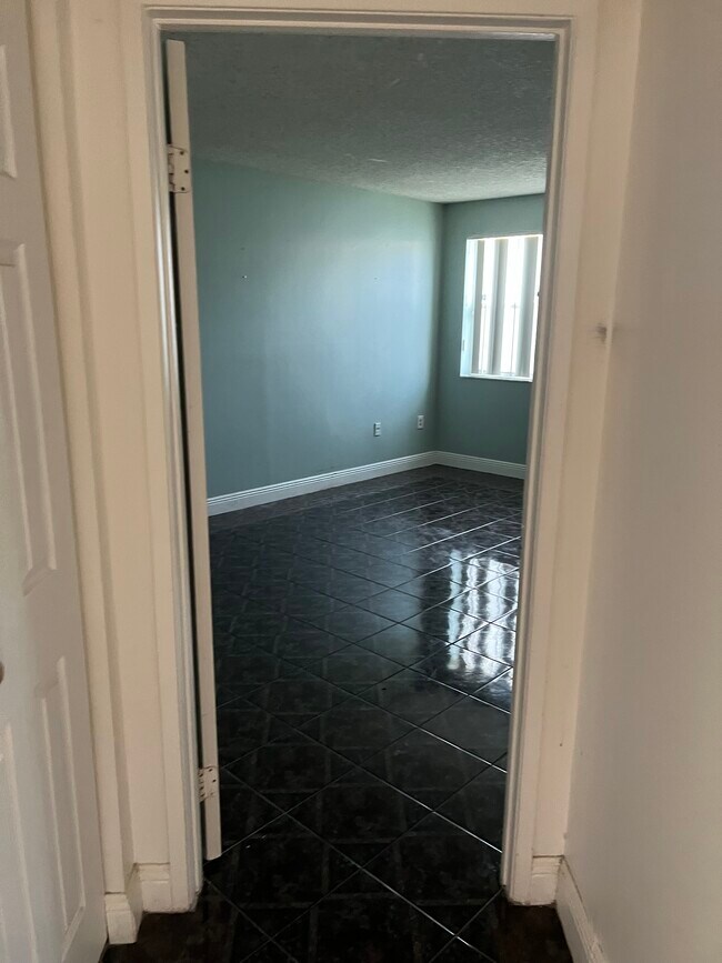 Foto del edificio - 6288 NW 186th St