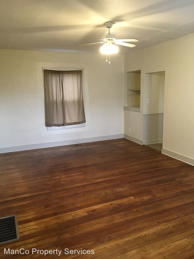 Foto principal - 3001 E 4th St