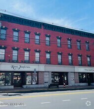 Building Photo - 8 E Front St