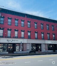 Building Photo - 8 E Front St