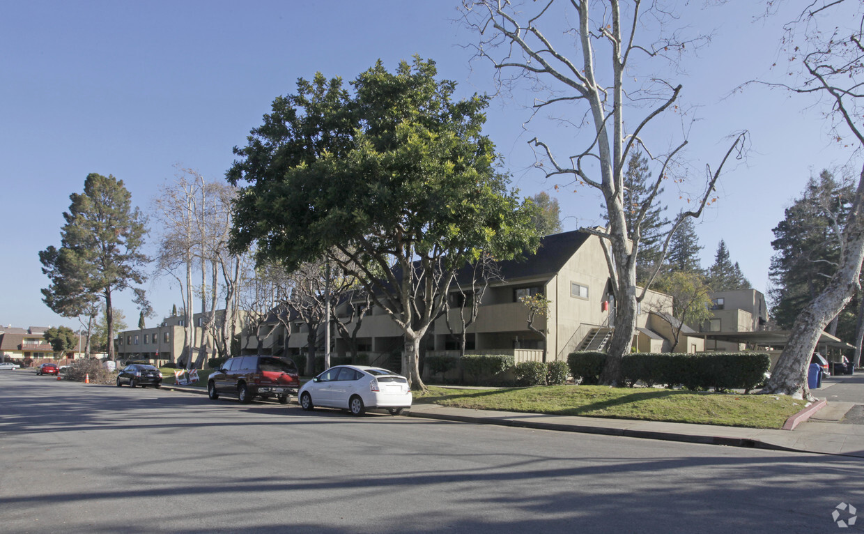 Primary Photo - Woodacre Apartments