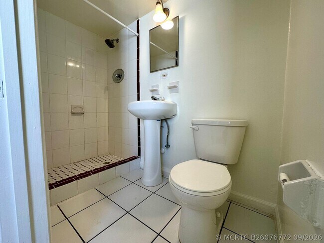 Foto del edificio - 6101 Webster Ave