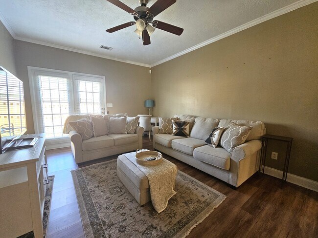 Building Photo - 1413 Leigh Ct