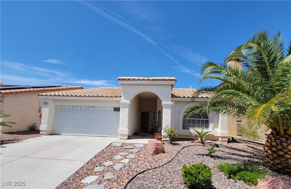 Foto principal - 2512 Claridge Ave
