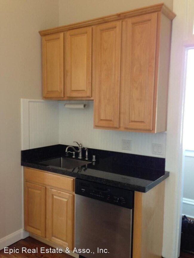 Building Photo - 4 br, 1 bath House - 1857 Pine Street