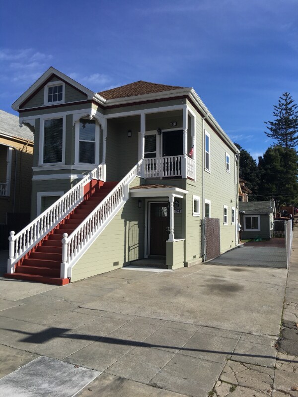 Foto del edificio - 1700 18th Ave