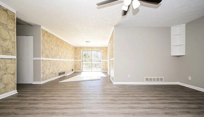 Foto del edificio - 6324 Amberly Rd