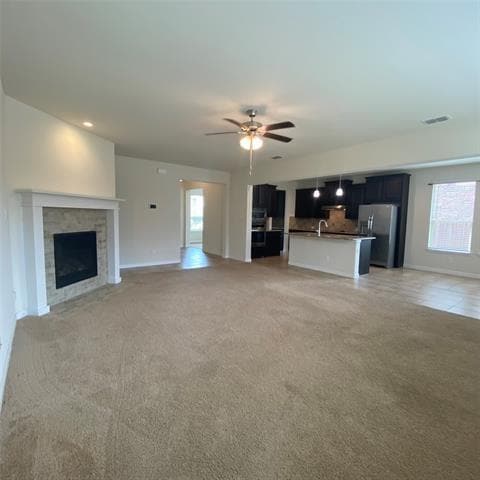 Building Photo - 527 Golden Bell Dr