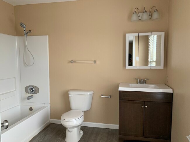 Foto del edificio - 3753 Candlebluff Dr