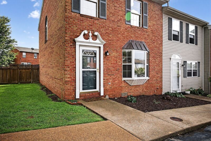 Foto principal - 805 Northfield Ct