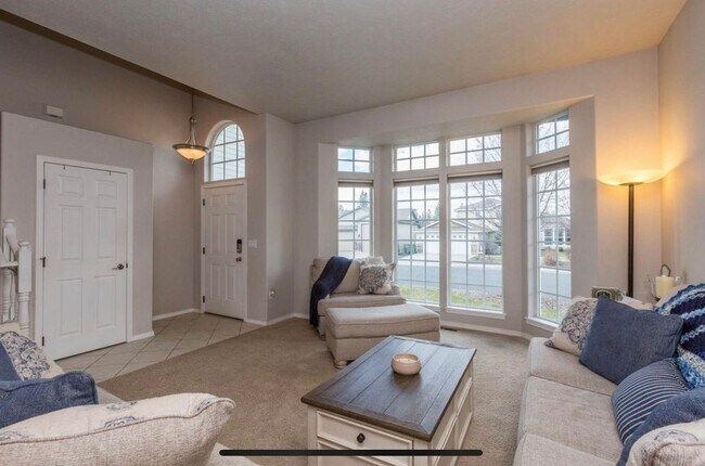 Foto del edificio - Coming Soon – Spacious 4 Bed, 3.5 Bath Hom...