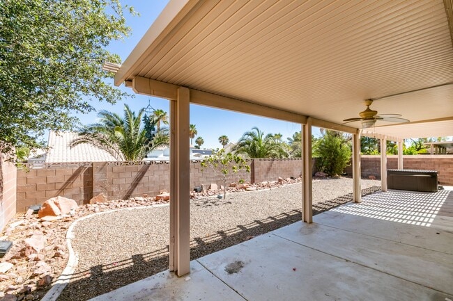 Building Photo - Charming Single-Story Home with Spa & Covered Patio Near Spencer & Wigwam in Las Vegas