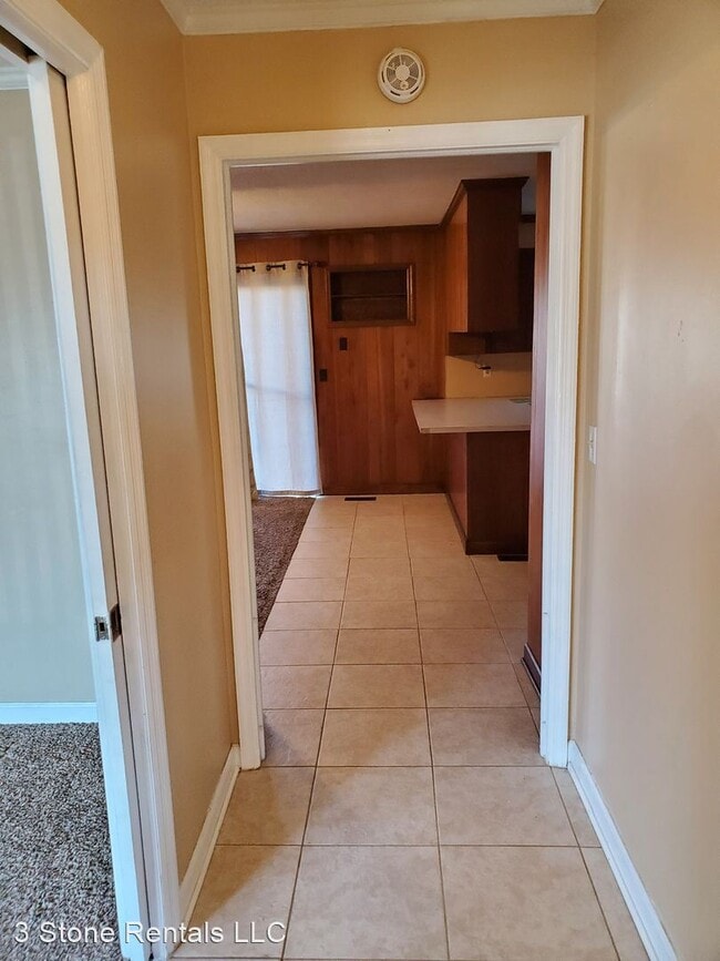 Building Photo - 3 br, 2 bath House - 2303 W McCown Drive