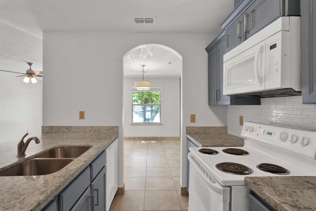 Building Photo - 7607 King Arthurs Ct
