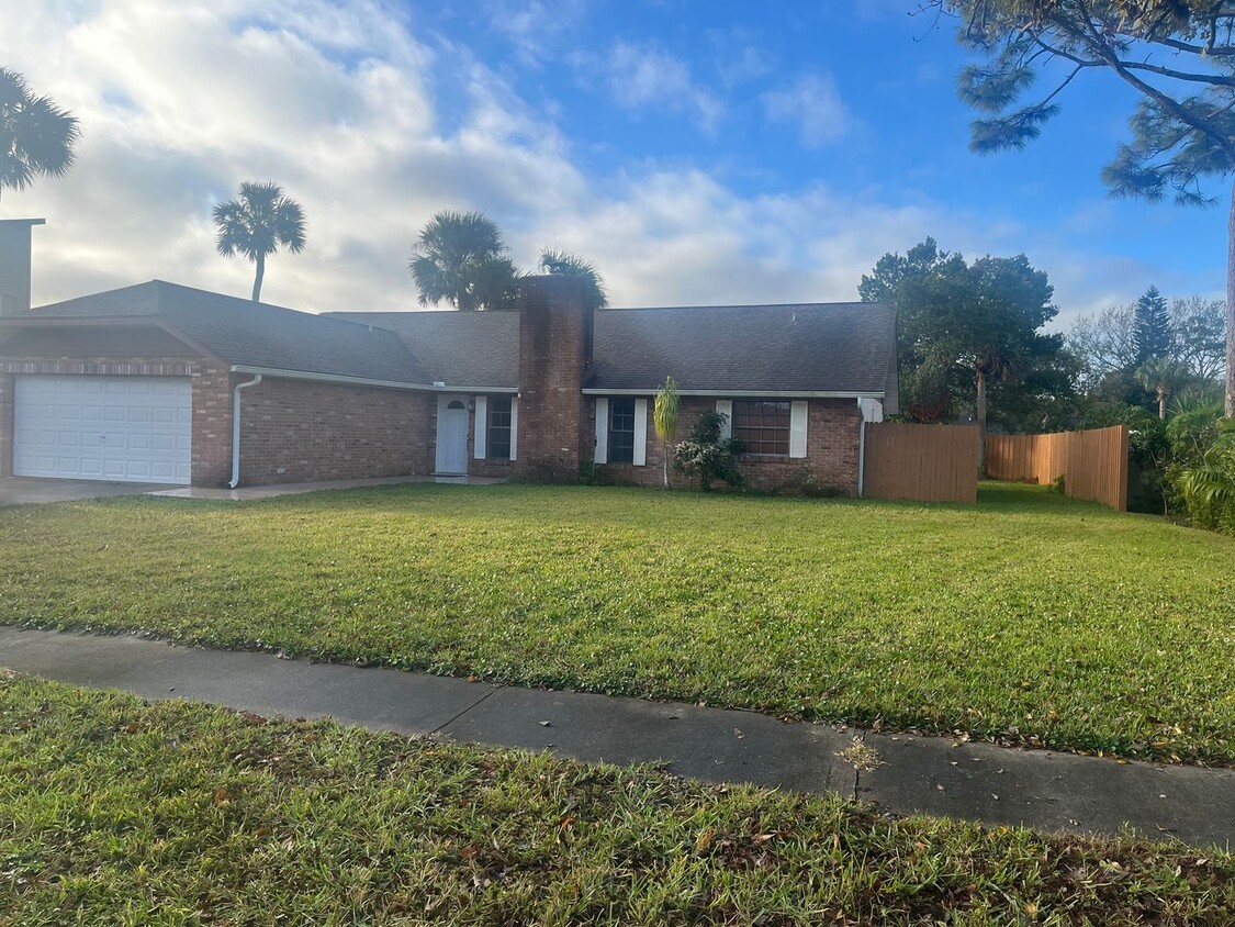 Foto principal - Lakefront house 3/2 with garage and fireplace