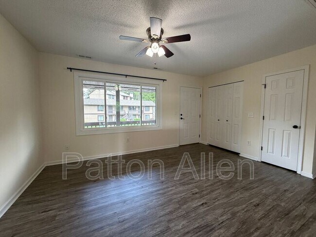 Foto del edificio - 20 Dawnwood Cir