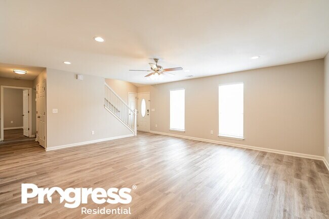 Building Photo - 6662 Wildwood Ct