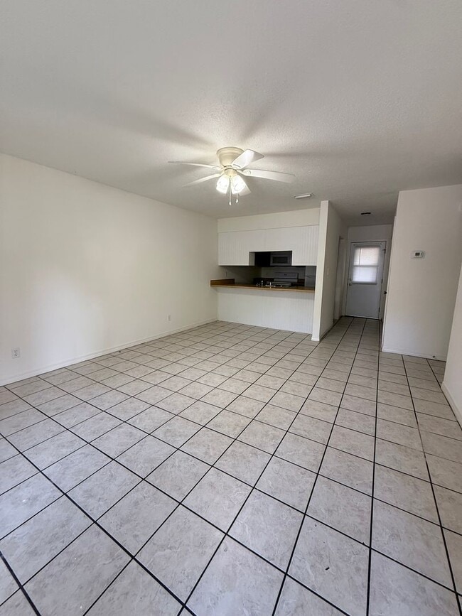 Building Photo - 509 Landview Dr