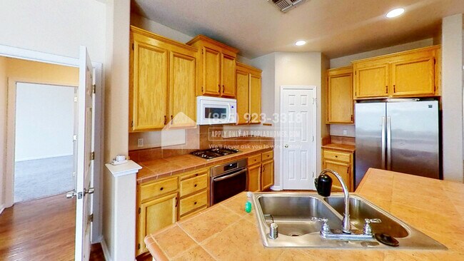 Foto del edificio - 5401 Tersk Way