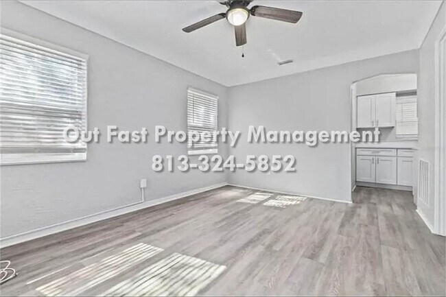 Foto del edificio - 2920 Emerson Ave S