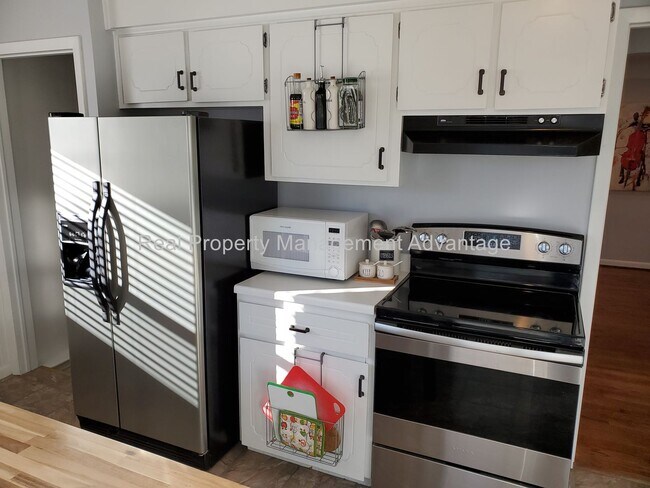 Foto del edificio - Bright and Renovated Near Downtown Royal Oak