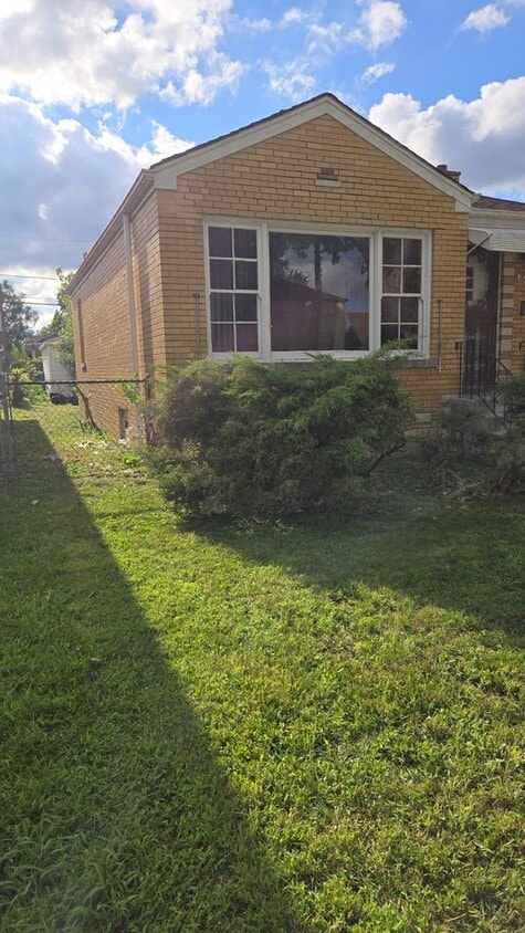 Foto del edificio - 2 Bed 1 Bath Single Family House | Detache...