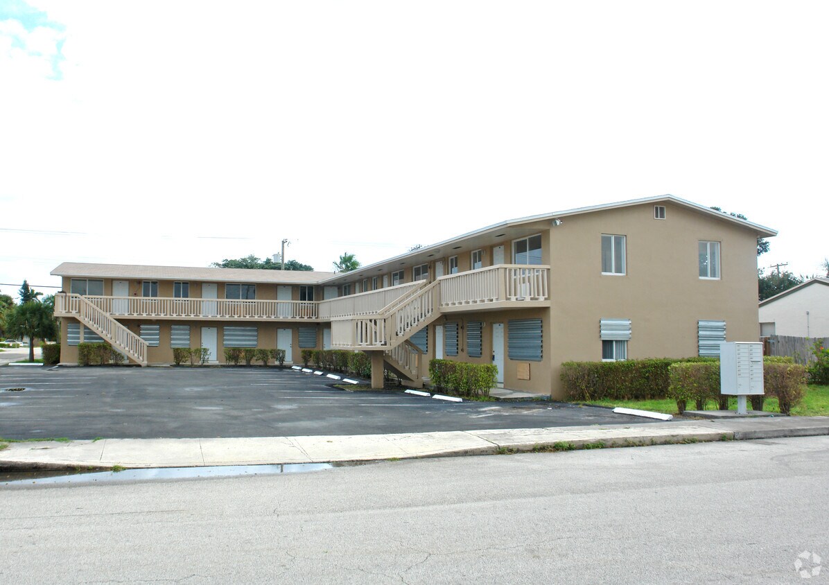 Building Photo - 1502 S N St