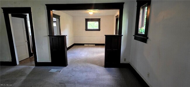 Foto del edificio - 382 W Cedar St