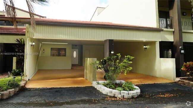 Building Photo - 3823 Estepona Ave