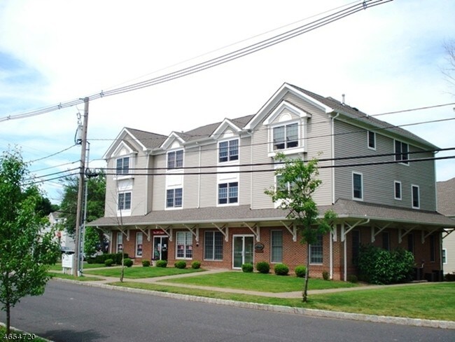 Building Photo - 221 Sherman Ave