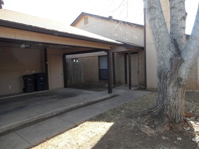 Foto del edificio - 6815 S Creek Dr