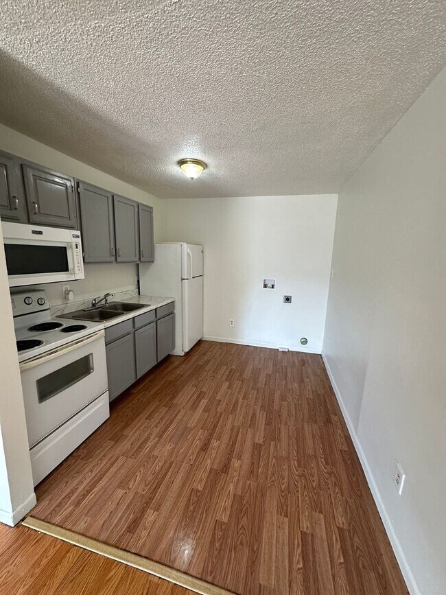 Building Photo - Maynardville 37807 - 2 bedroom, 1 bath apa...