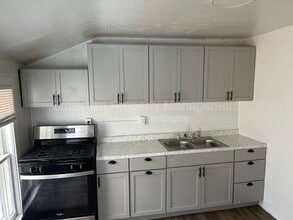 Building Photo - 808 W Walnut St