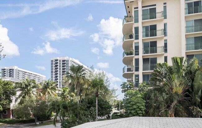 Foto del edificio - 424 N Riverside Dr