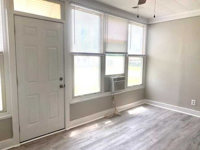Foto del edificio - 3 Bedroom home in the Chickasaw Neighborhood